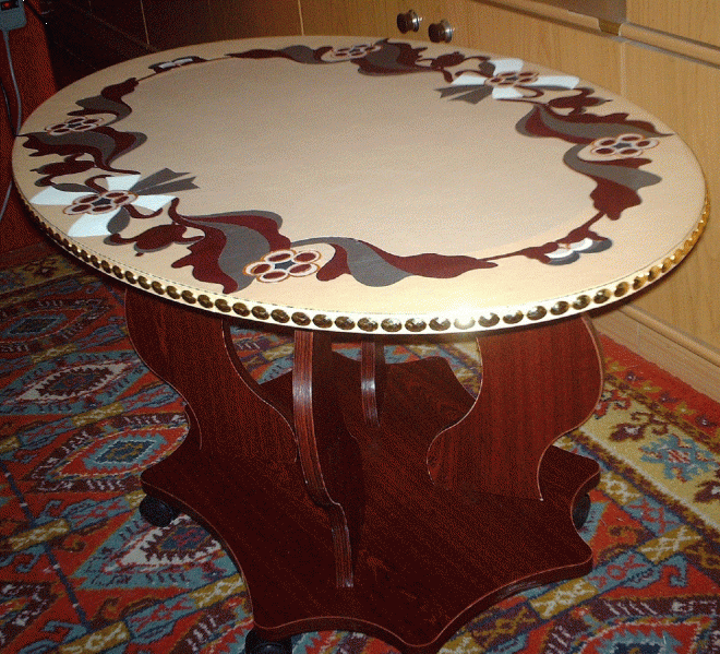 Картина Аркадия - столик, инкрустированный кожей